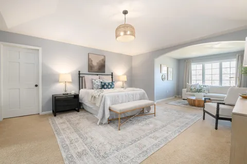 $975,000 | W283N6297 Hibritten Way, Hartland, WI 53029