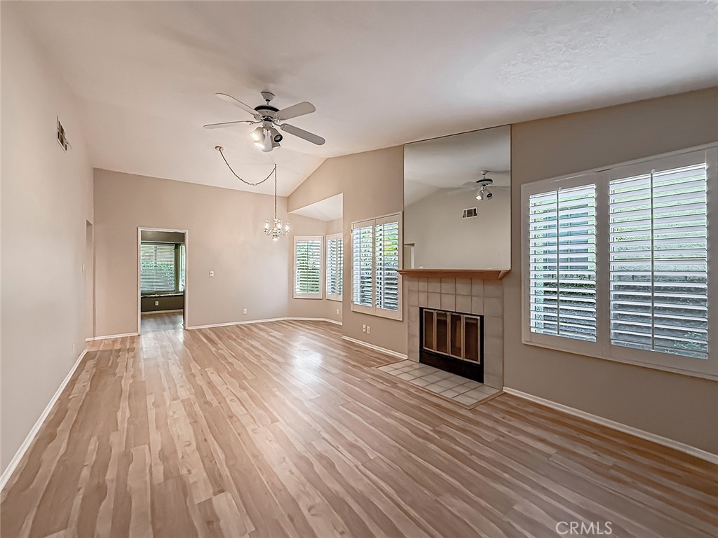 28131 Seco Canyon Road, Unit 39 Saugus, CA 91390 - Photo 5 of 46 Gallery Image 5