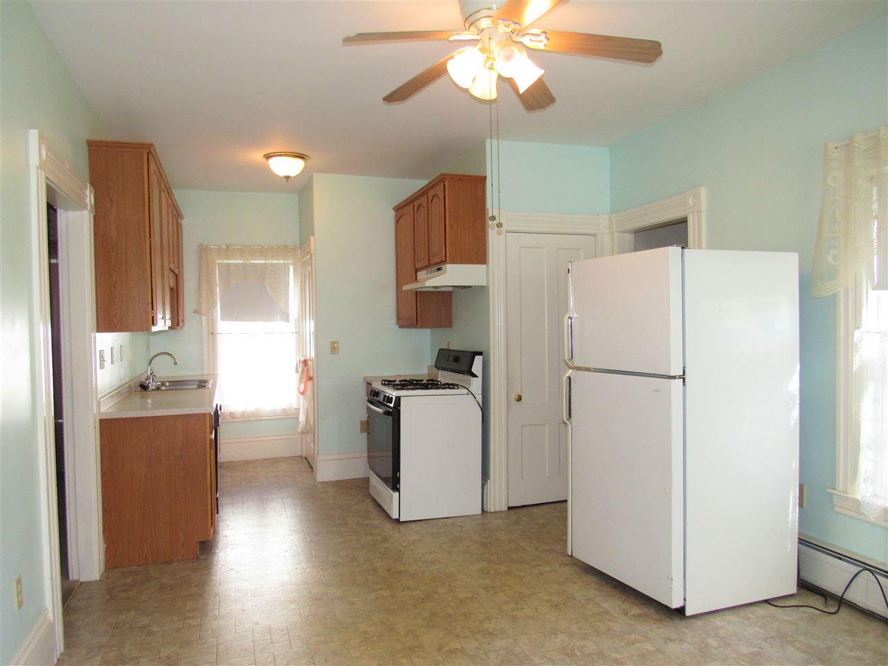 88 Riddle Street Manchester, NH 03102 - Photo 3 of 12