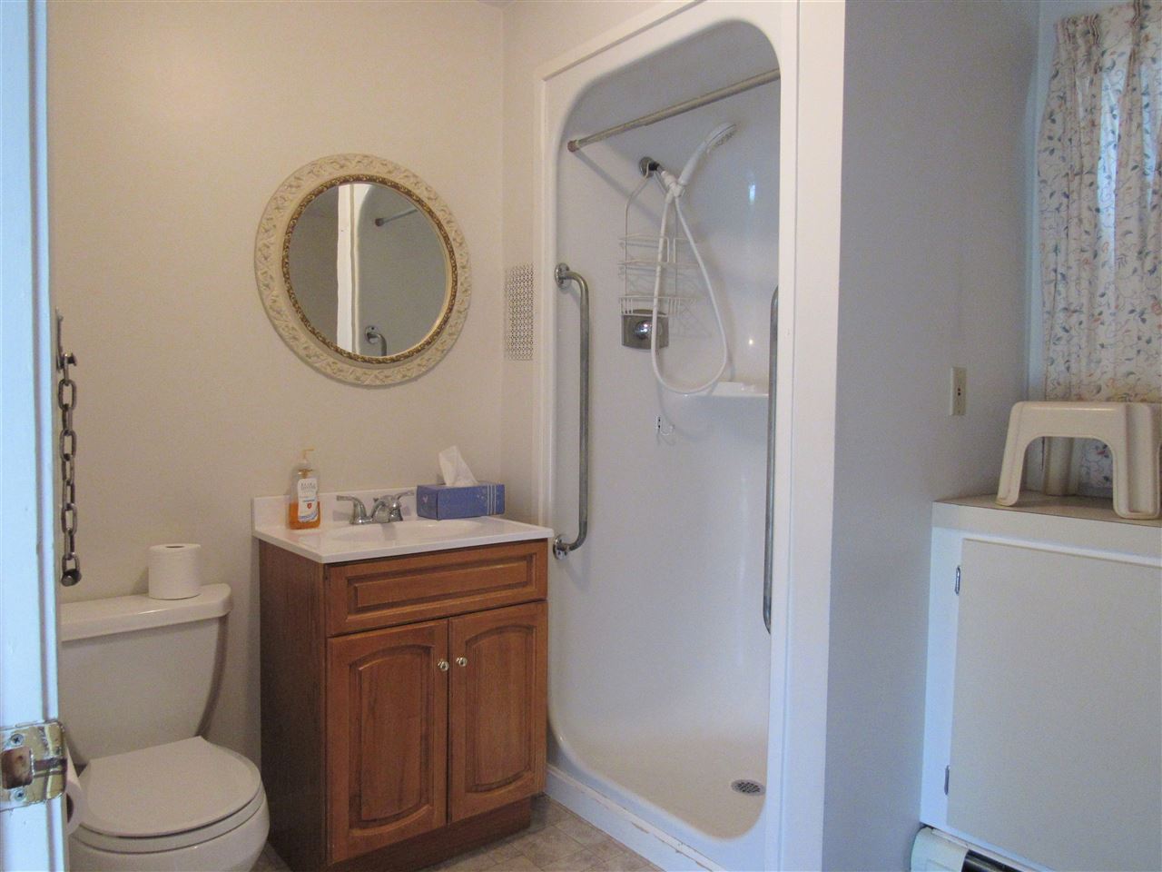 88 Riddle Street Manchester, NH 03102 - Photo 6 of 12