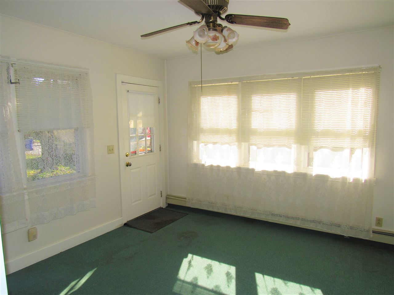 88 Riddle Street Manchester, NH 03102 - Photo 7 of 12
