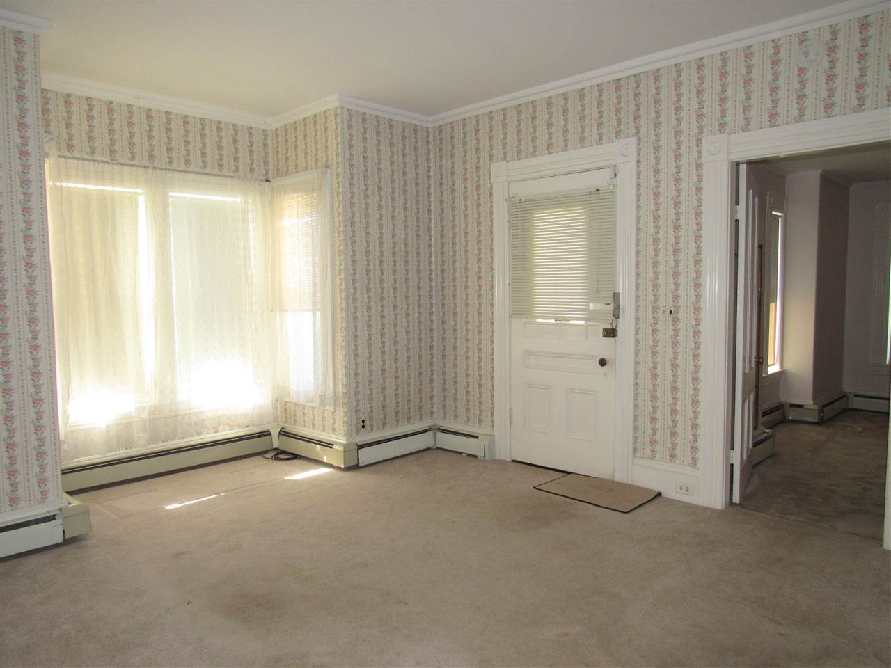 88 Riddle Street Manchester, NH 03102 - Photo 8 of 12