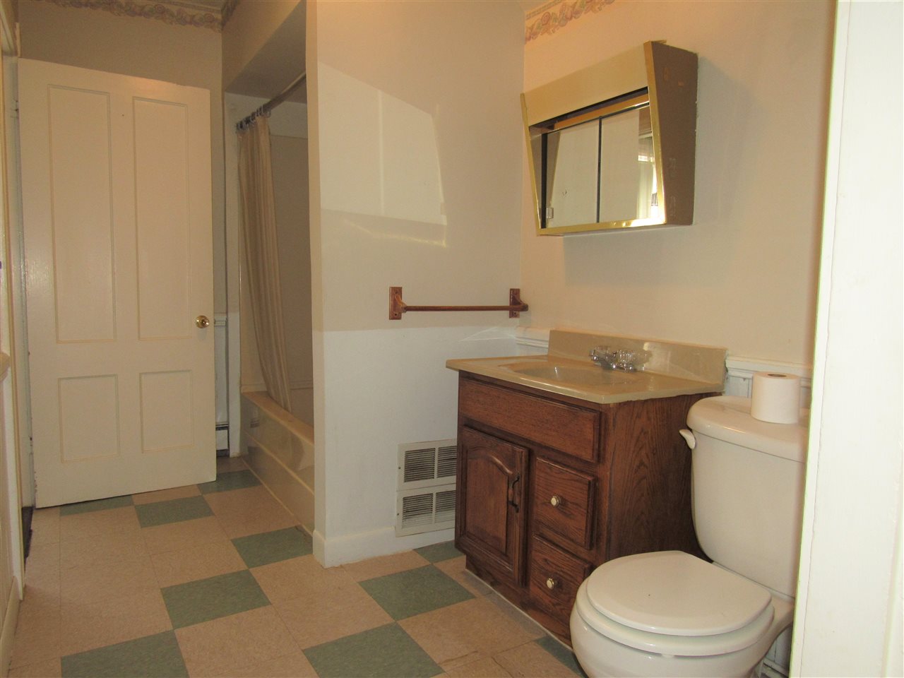 88 Riddle Street Manchester, NH 03102 - Photo 10 of 12