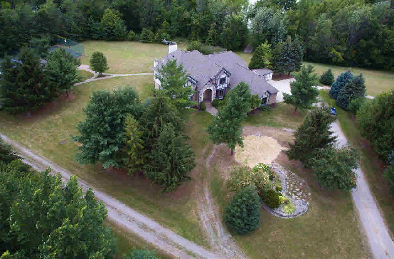 10140 Halsey Road Grand Blanc, MI 48439 - Photo 1 of 63 21355903.JPG