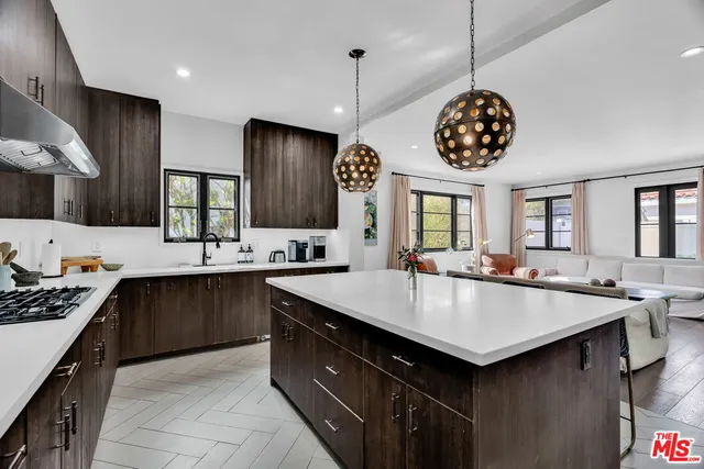 $3,149,000 | 911 South Victoria Avenue, Los Angeles, CA 90019