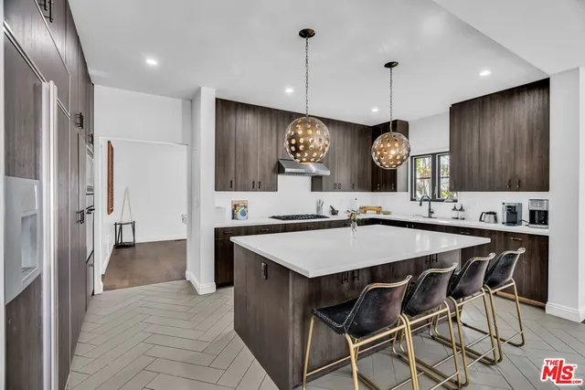 $3,149,000 | 911 South Victoria Avenue, Los Angeles, CA 90019