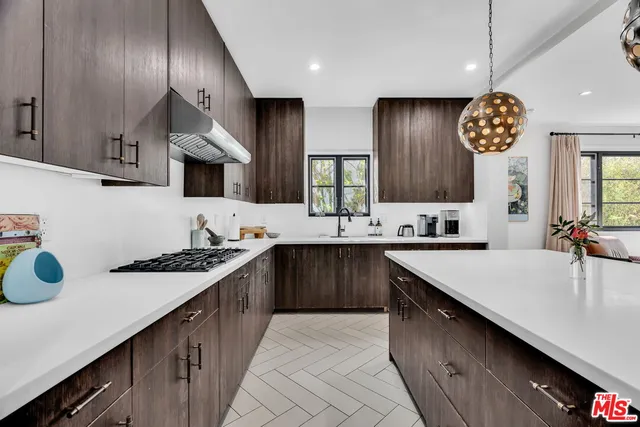 $3,149,000 | 911 South Victoria Avenue, Los Angeles, CA 90019