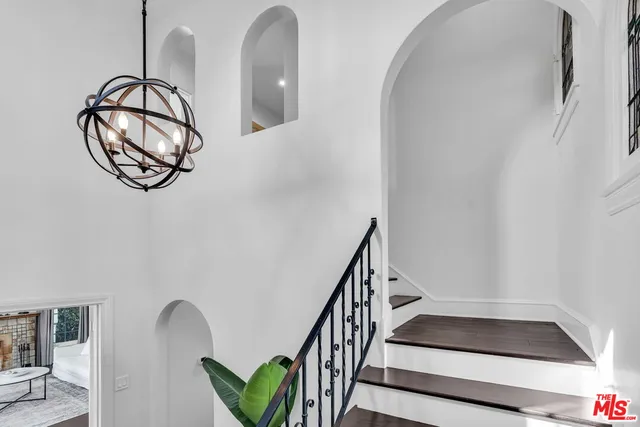 $3,149,000 | 911 South Victoria Avenue, Los Angeles, CA 90019