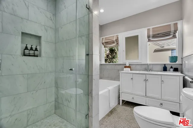 $3,149,000 | 911 South Victoria Avenue, Los Angeles, CA 90019