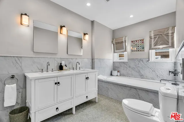 $3,149,000 | 911 South Victoria Avenue, Los Angeles, CA 90019