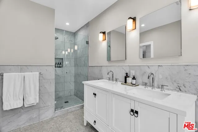 $3,149,000 | 911 South Victoria Avenue, Los Angeles, CA 90019