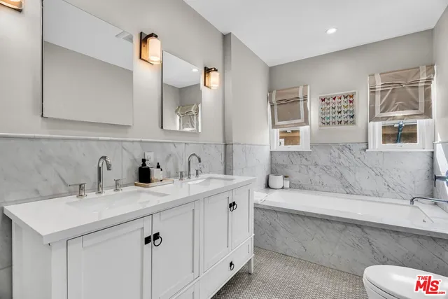 $3,149,000 | 911 South Victoria Avenue, Los Angeles, CA 90019