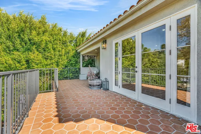 $3,149,000 | 911 South Victoria Avenue, Los Angeles, CA 90019