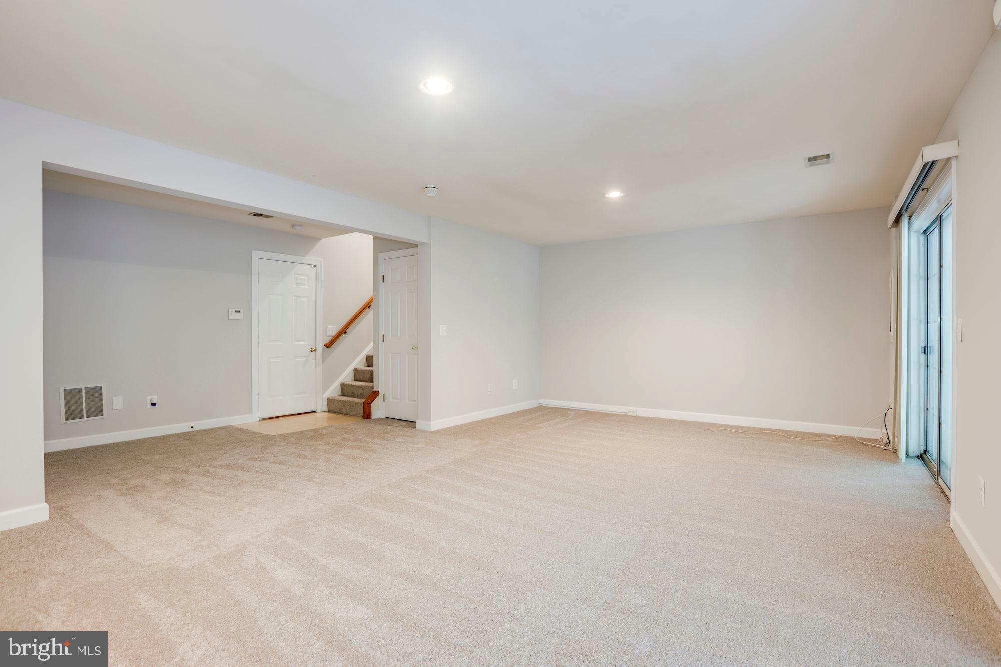 141 Roland Court Southwest Vienna, VA 22180 - Photo 16 of 32 Gallery Image 16