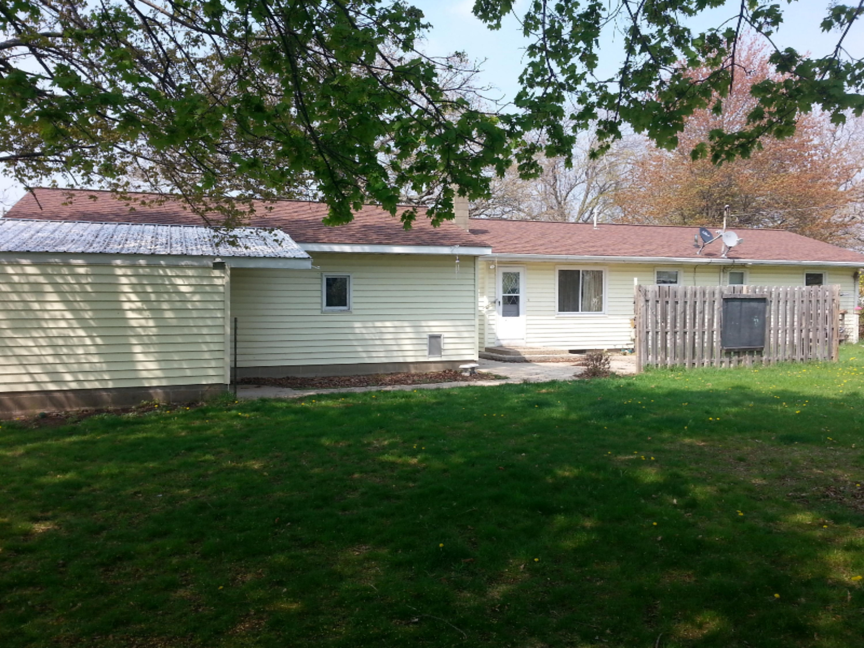 263 West Tuttle Road Ionia, MI 48846 - Photo 2 of 12 20150506_155426