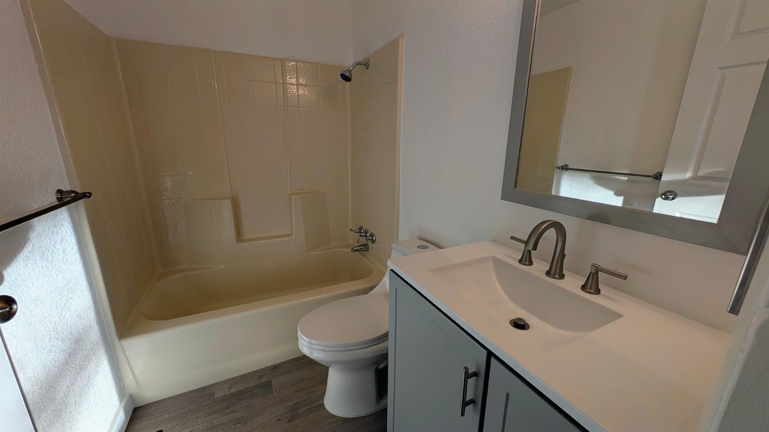 343 Deer Field Circle Copperopolis, CA 95228 - Photo 15 of 30 Hall Guest Bathroom