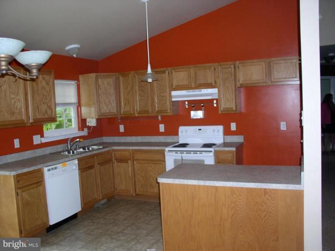 34104 Indiantown Road Locust Grove, VA 22508 - Photo 5 of 12 Kitchen