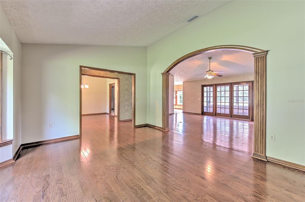 2102 Whitlock Place Dover, FL 33527 - Photo 9 of 45