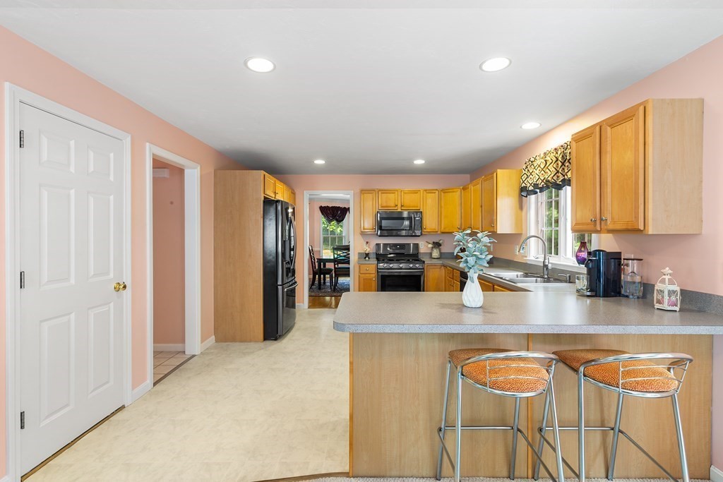 7 Kattail Road Hudson, MA 01749 - Photo 17 of 36