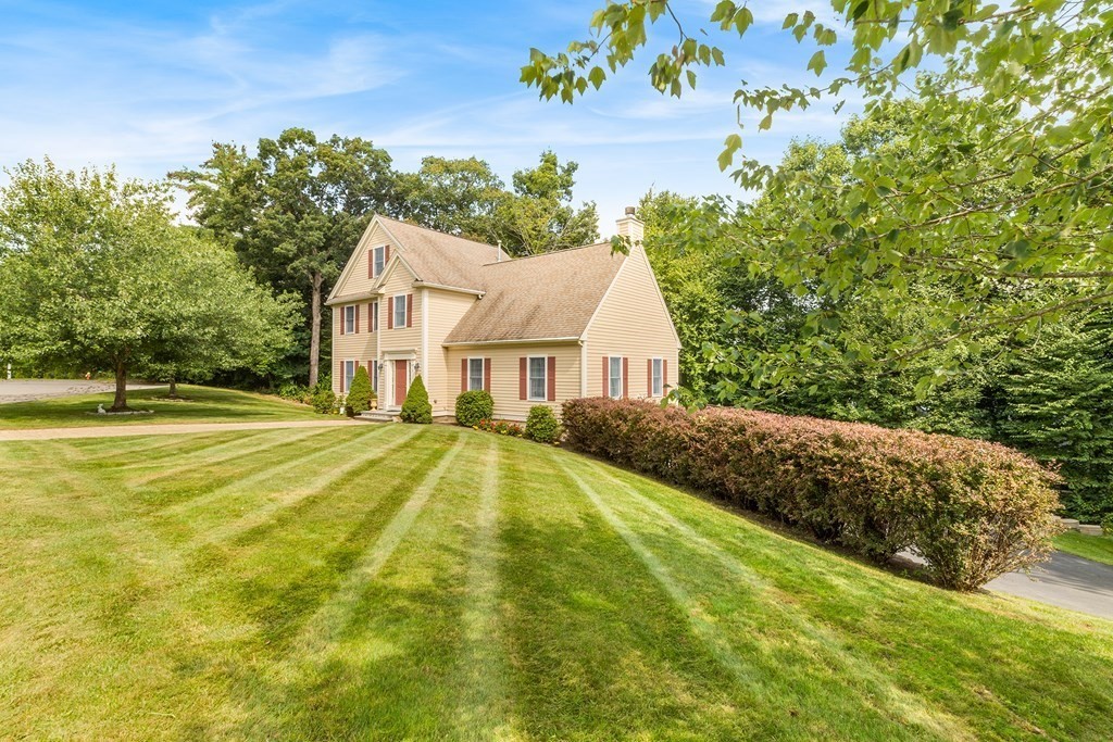 7 Kattail Road Hudson, MA 01749 - Photo 3 of 36