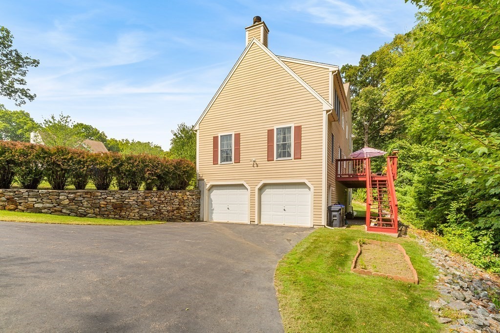 7 Kattail Road Hudson, MA 01749 - Photo 4 of 36