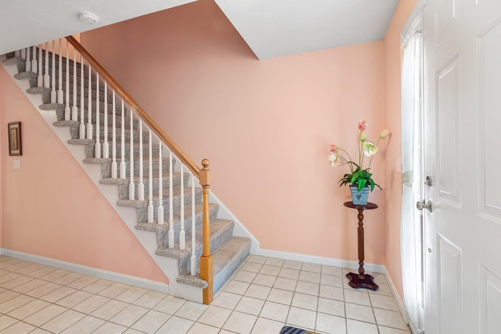 7 Kattail Road Hudson, MA 01749 - Photo 9 of 36