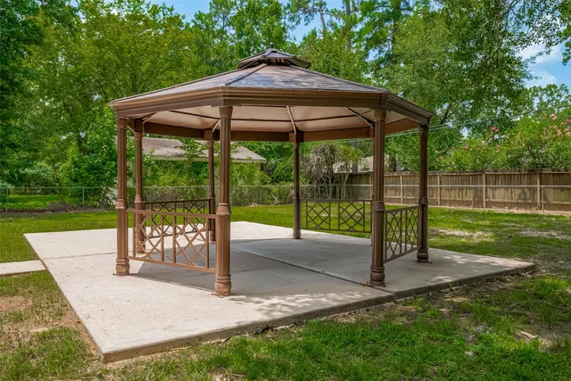 $365,000 | 323 Spring Woods Drive, Spring, TX 77386