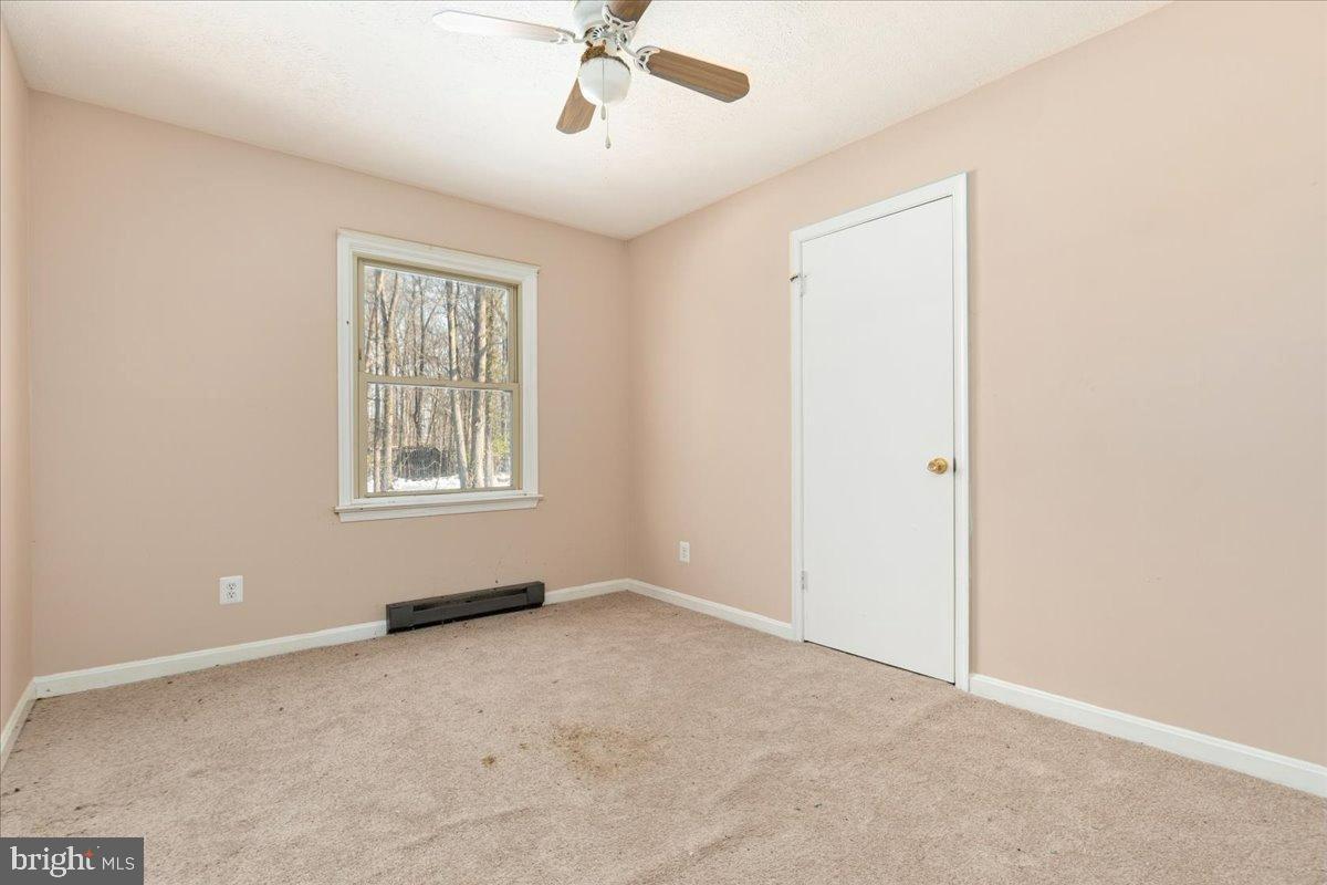 10090 Tyler Lane Midland, VA 22728 - Photo 11 of 27