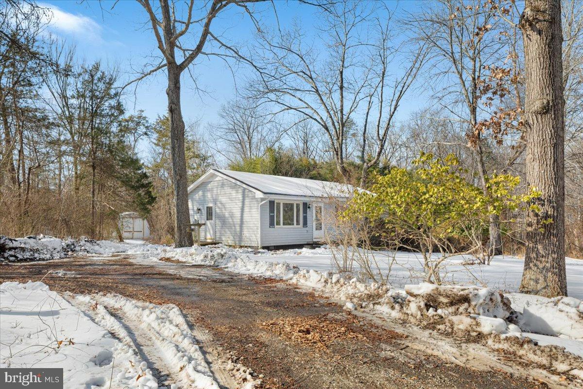 10090 Tyler Lane Midland, VA 22728 - Photo 2 of 27