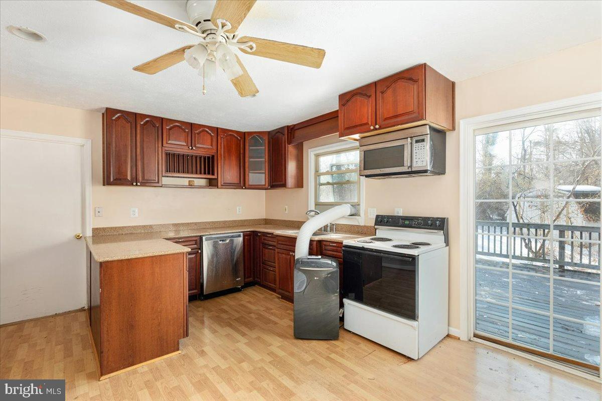 10090 Tyler Lane Midland, VA 22728 - Photo 6 of 27