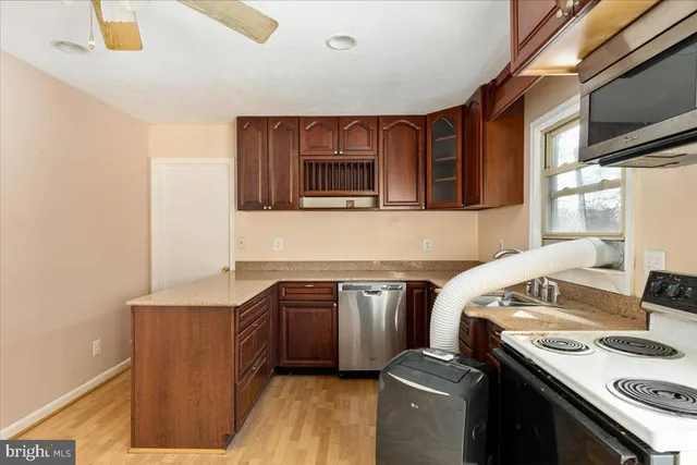 $300,000 | 10090 Tyler Lane, Midland, VA 22728