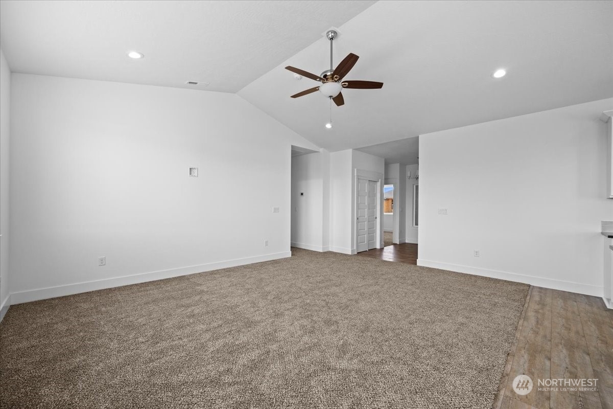 1217 East Cascade Street Othello, WA 99344 - Photo 18 of 32