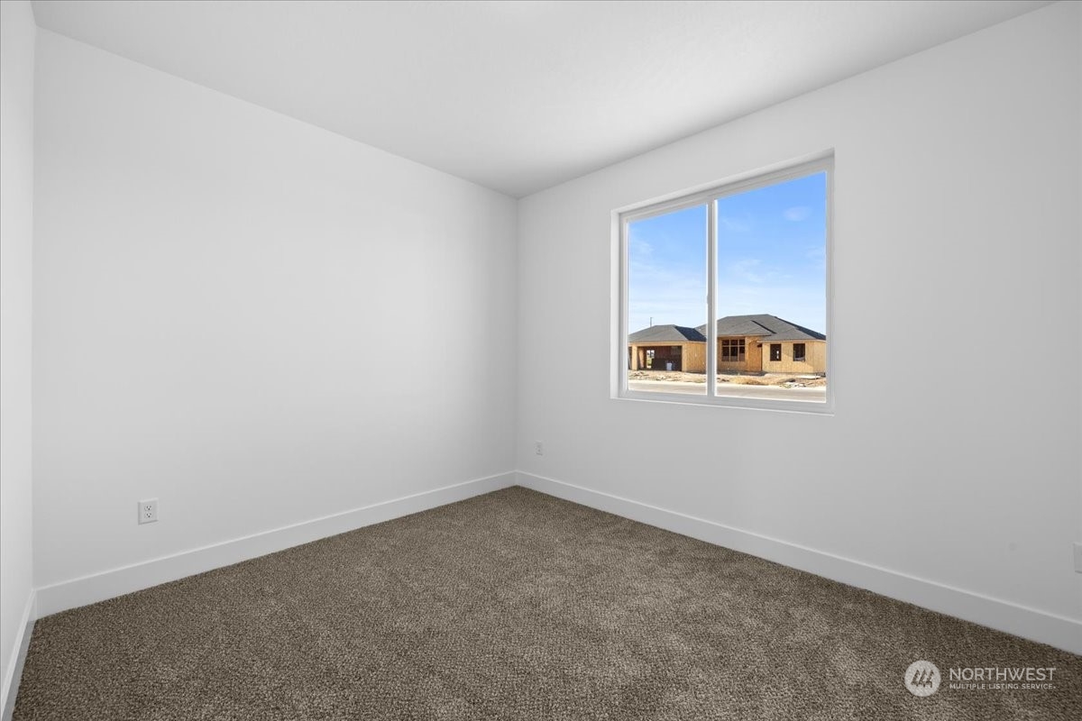 1217 East Cascade Street Othello, WA 99344 - Photo 5 of 32