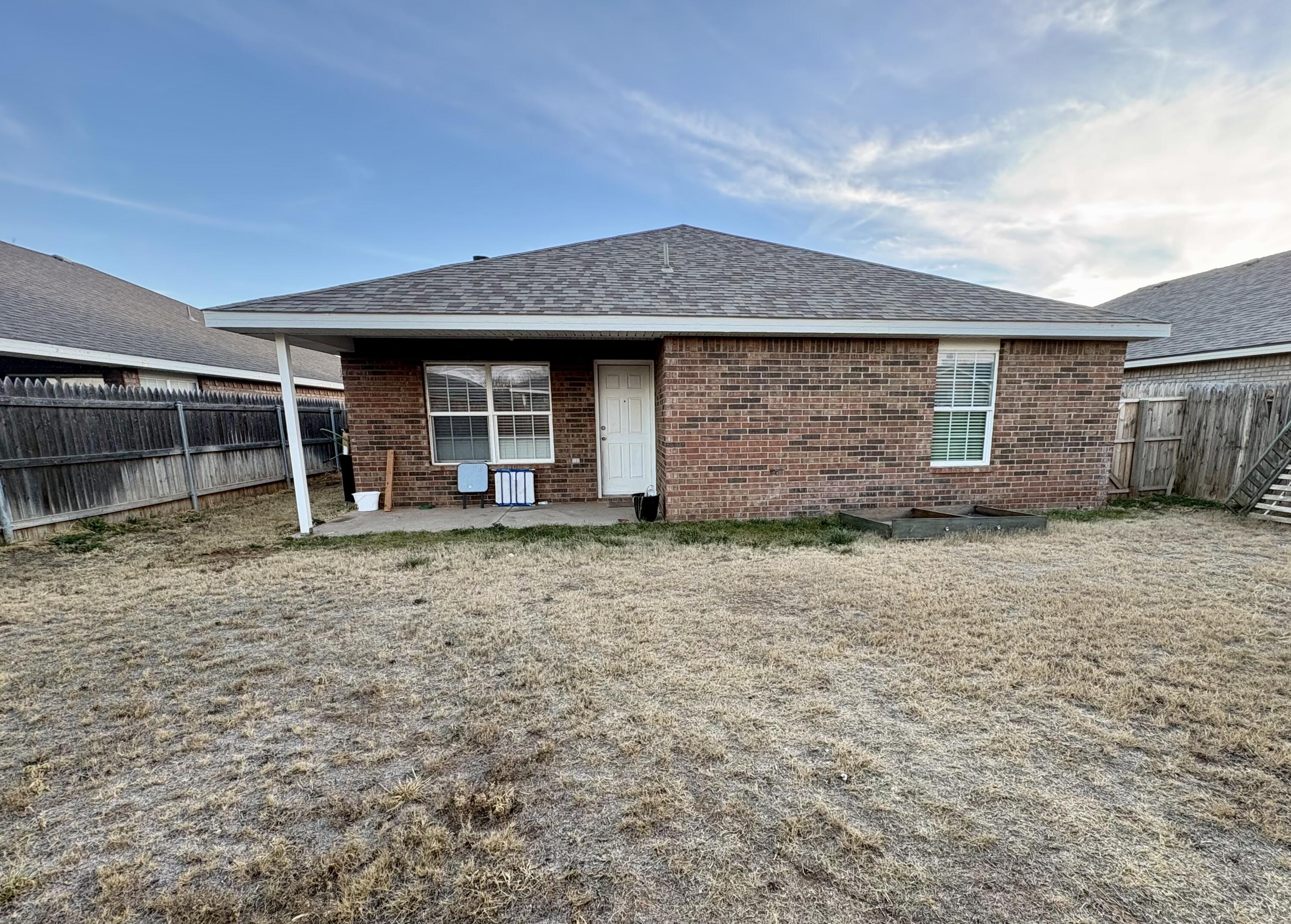 6530 91st Place Lubbock, TX 79424 - Photo 5 of 21 IMG_5470