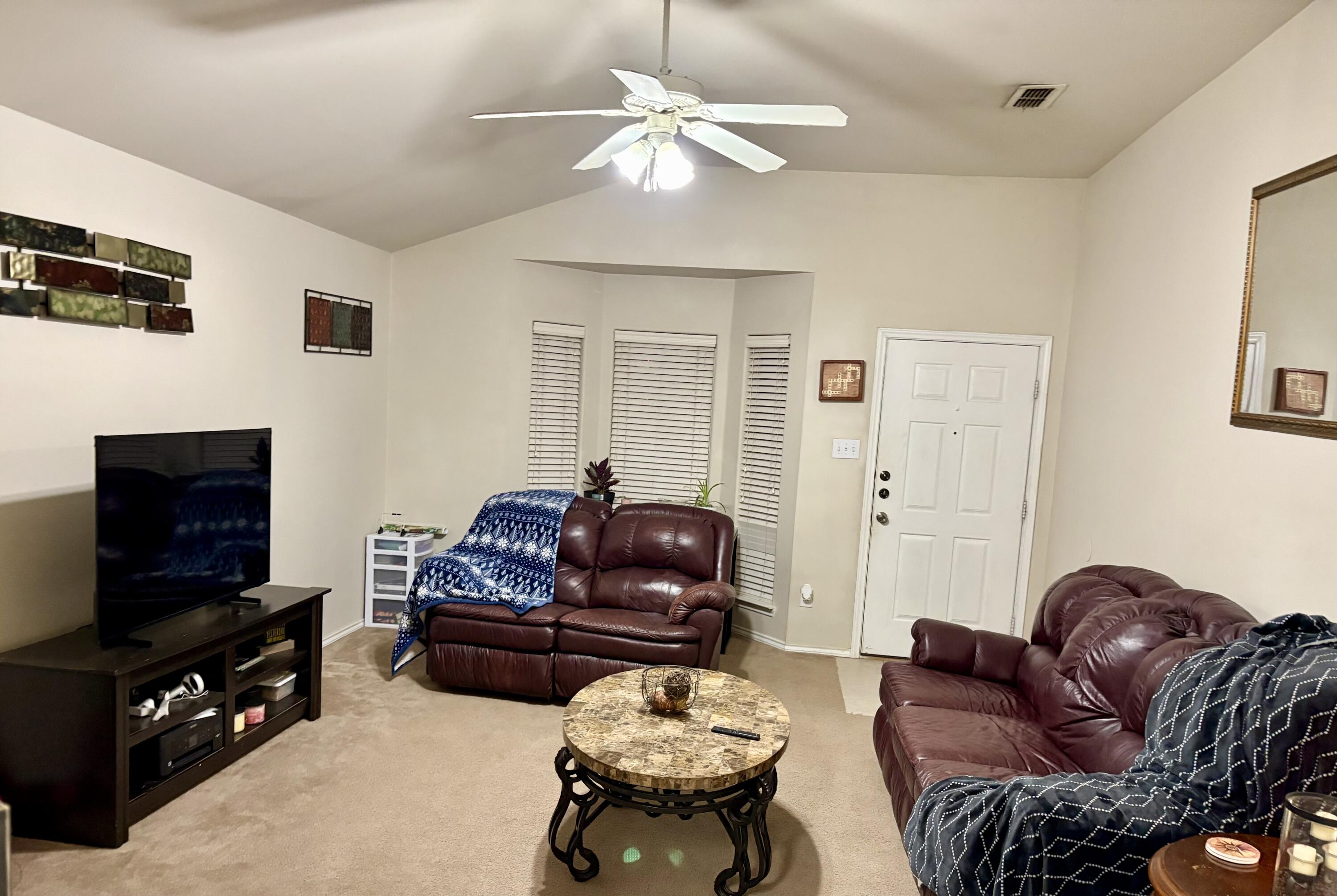 6530 91st Place Lubbock, TX 79424 - Photo 7 of 21 IMG_5440