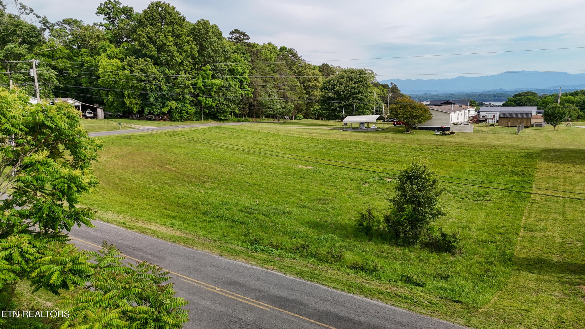 2 Wells Spring Road Dandridge, TN 37725 - Photo 6 of 23 Gallery Image 6