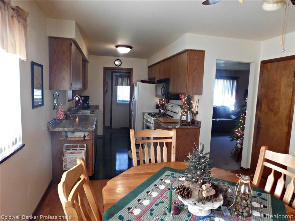 9660 Andersonville Road Clarkston, MI 48346 - Photo 21 of 53 kitchen7.JPG