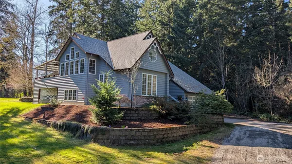 $825,000 | 16827 41st Street East, Lake Tapps, WA 98391