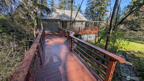 $825,000 | 16827 41st Street East, Lake Tapps, WA 98391