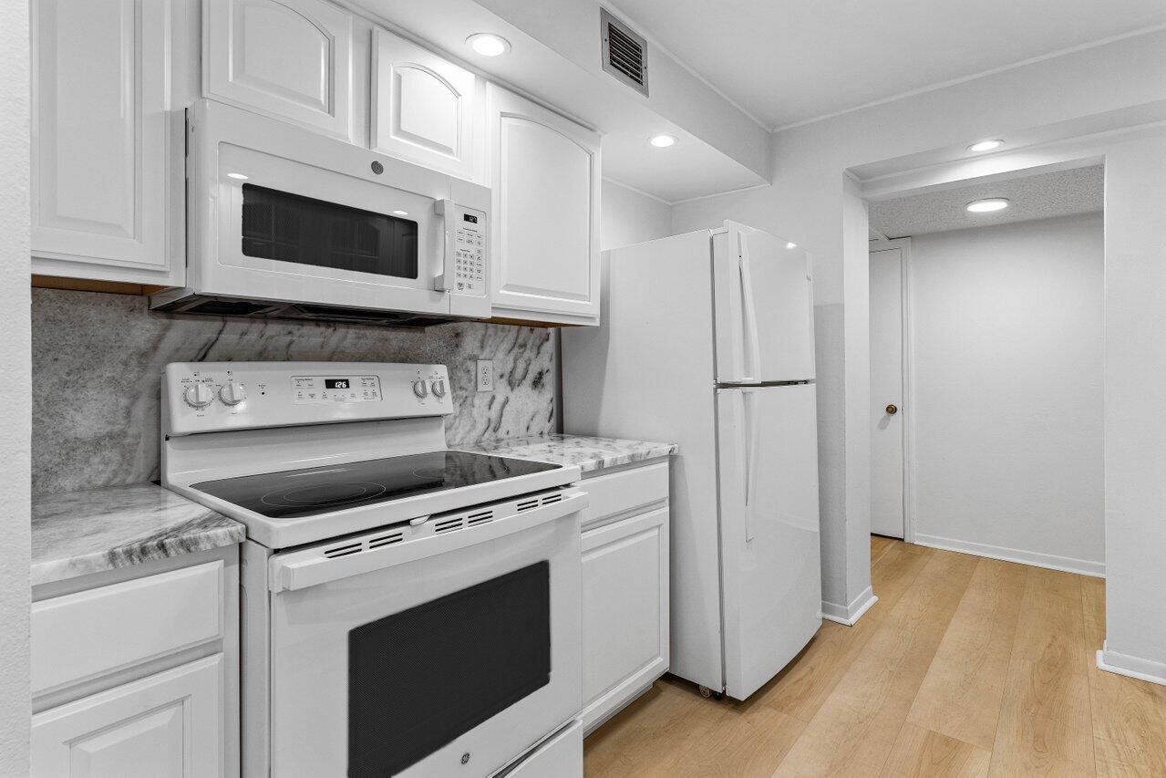 951 De Soto Road, Unit 133 Boca Raton, FL 33432 - Photo 9 of 30 014-951DeSotoRoad-133-BocaRaton-FL-33432