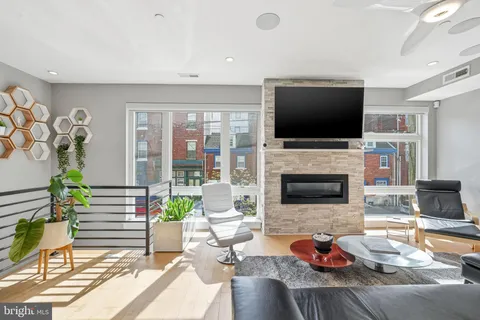 $1,150,000 | 604 North 4th Street, Philadelphia, PA 19123