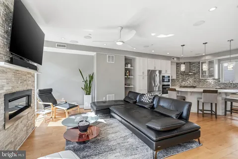 $1,150,000 | 604 North 4th Street, Philadelphia, PA 19123