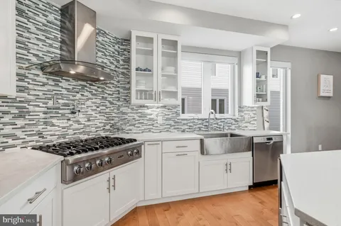 $1,150,000 | 604 North 4th Street, Philadelphia, PA 19123