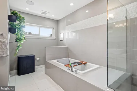 $1,150,000 | 604 North 4th Street, Philadelphia, PA 19123