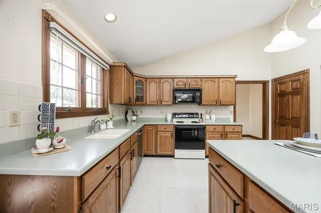 $365,000 | 130 Hickory Lake, Belleville, IL 62223