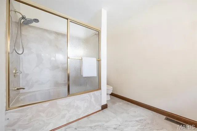 $365,000 | 130 Hickory Lake, Belleville, IL 62223