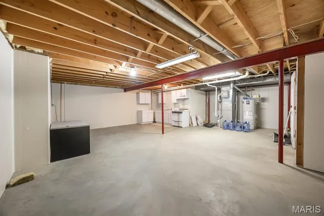 $365,000 | 130 Hickory Lake, Belleville, IL 62223