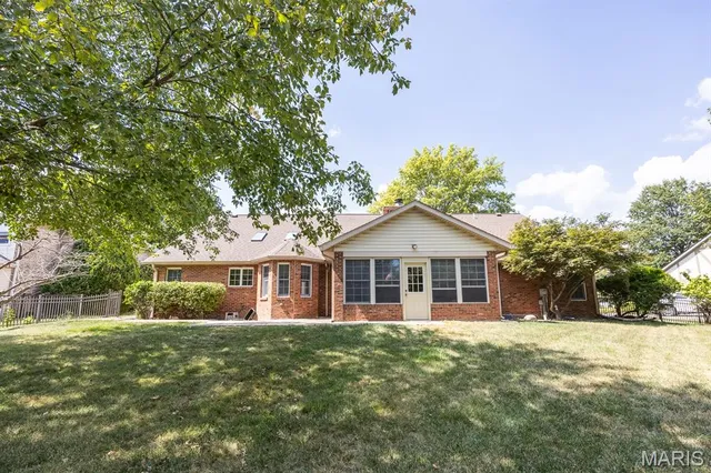 $365,000 | 130 Hickory Lake, Belleville, IL 62223
