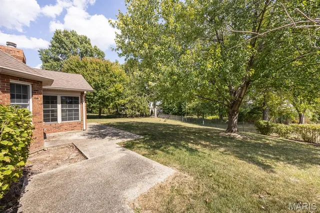 $365,000 | 130 Hickory Lake, Belleville, IL 62223