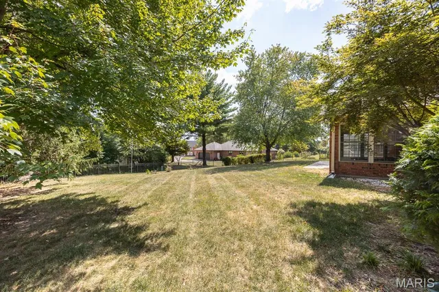 $365,000 | 130 Hickory Lake, Belleville, IL 62223